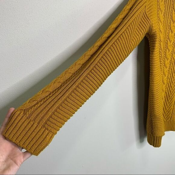 SALE💛 Uniqlo xs mustard sweater crew neck B1 - Picture 3 of 9